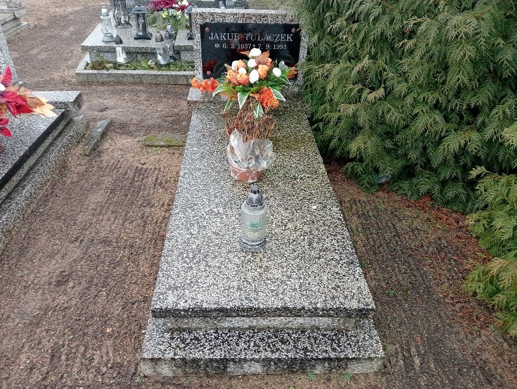 Grób Janusz Tułaczek